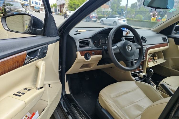 Used Volkswagen Lavida 2013 Restyled Classic 1.6L Manual Comfort Edition Driver Seat