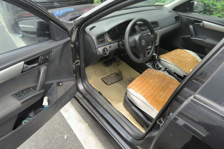 Used Volkswagen Lavida 2013 1.6L Automatic Fashion Edition Driver Seat