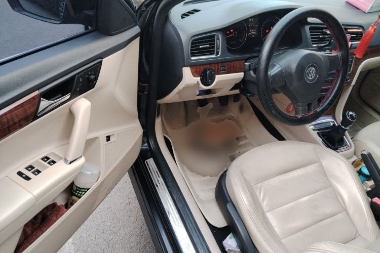 Used Volkswagen Lavida 2013 Restyled Classic 1.6L Manual Comfort Edition Driver Seat