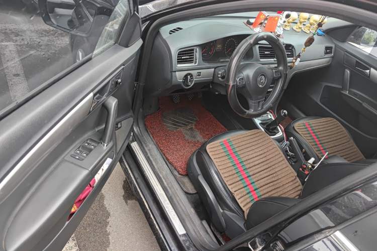 Used Volkswagen Lavida 2013 Restyled Classic 1.6L Manual Comfort Edition Driver Seat