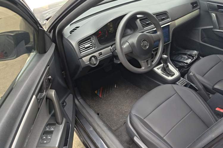 Used Volkswagen Lavida 2013 Revised Classic 1.6L Automatic Fashion Edition Driver Seat
