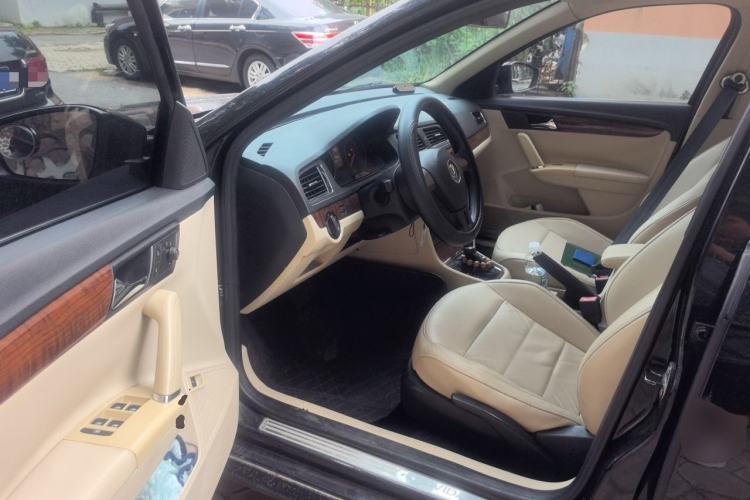 Used Volkswagen Lavida 2013 Restyled Classic 1.6L Automatic Comfort Edition Driver Seat