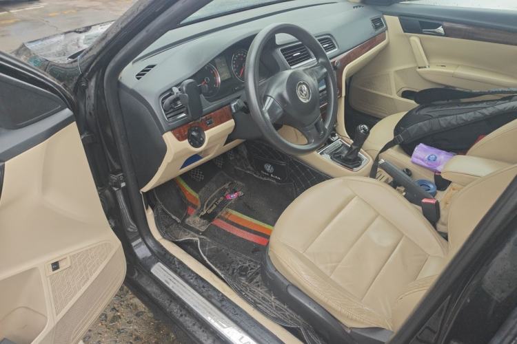 Used Volkswagen Lavida 2013 1.4TSI Manual Comfort Edition Driver Seat