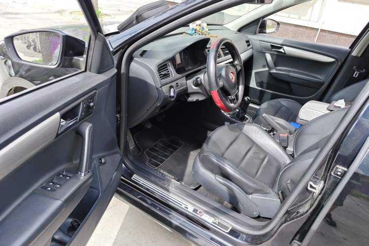 Used Volkswagen Lavida 2013 Restyled Classic 1.6L Manual Comfort Edition Driver Seat