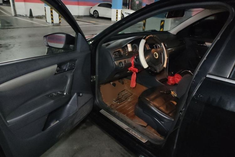 Used Volkswagen Lavida 2013 1.4TSI Manual Comfort Edition Driver Seat