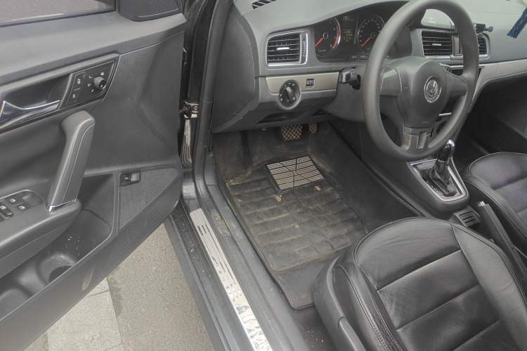 Used Volkswagen Lavida 2013 1.4TSI DSG Comfort Edition Driver Seat