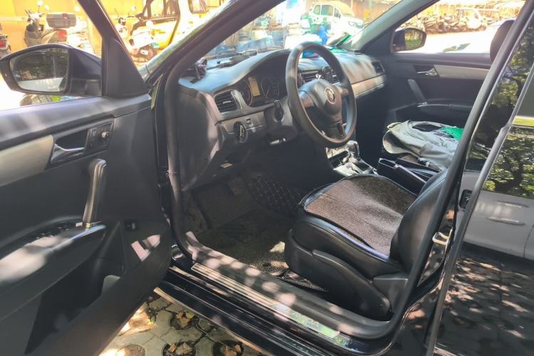 Used Volkswagen Lavida 2013 Restyled Classic 1.6L Automatic Comfort Edition Driver Seat