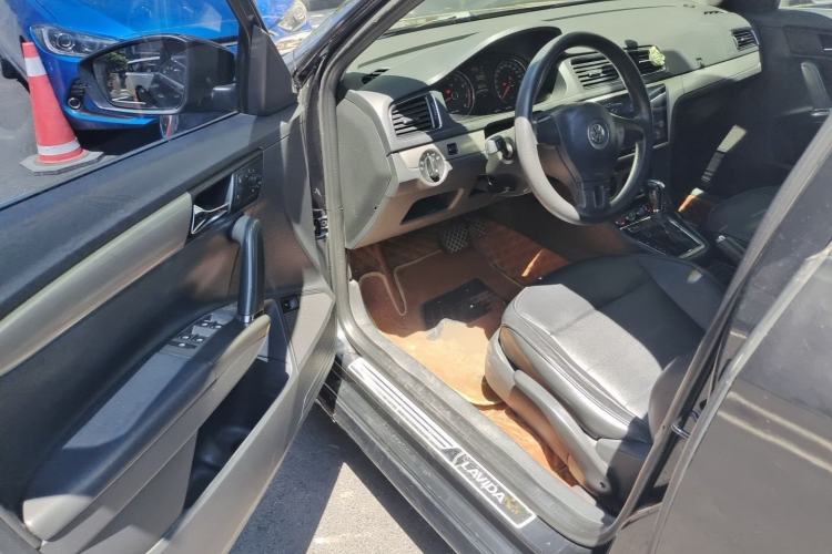Used Volkswagen Lavida 2013 Restyled Classic 1.6L Automatic Comfort Edition Driver Seat