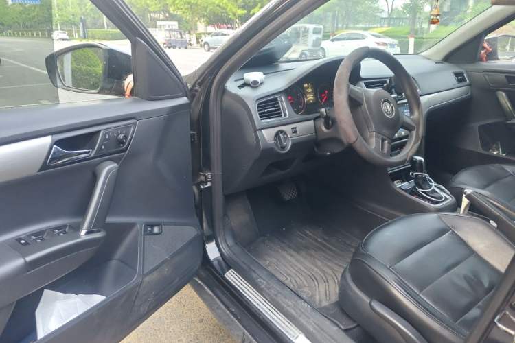 Used Volkswagen Lavida 2013 Restyled Classic 1.6L Automatic Comfort Edition Driver Seat