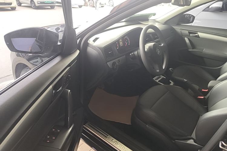 Used Volkswagen Lavida 2013 Revised Classic 1.6L Manual Fashion Edition Driver Seat