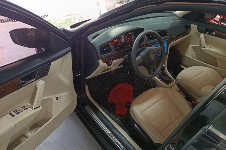 Used Volkswagen Lavida 2013 Restyled Classic 1.6L Automatic Comfort Edition Driver Seat