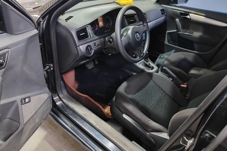 Used Volkswagen Lavida 2013 Revised Classic 1.6L Automatic Fashion Edition Driver Seat