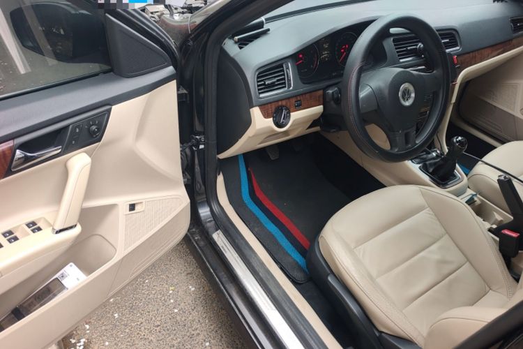 Used Volkswagen Lavida 2013 Restyled Classic 1.6L Manual Comfort Edition Driver Seat