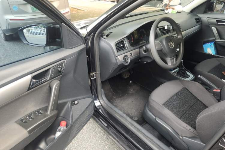 Used Volkswagen Lavida 2013 Revised Classic 1.6L Automatic Fashion Edition Driver Seat