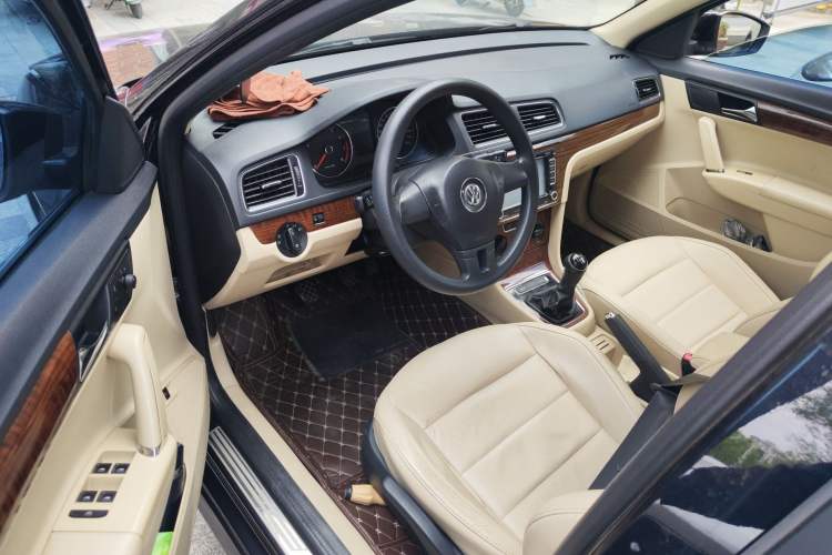 Used Volkswagen Lavida 2013 Restyled Classic 1.6L Manual Comfort Edition Driver Seat