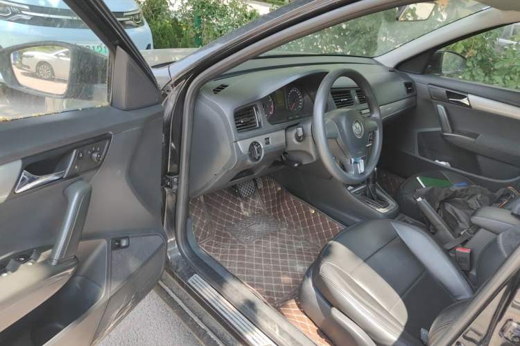 Used Volkswagen Lavida 2013 Revised Classic 1.6L Automatic Fashion Edition Driver Seat