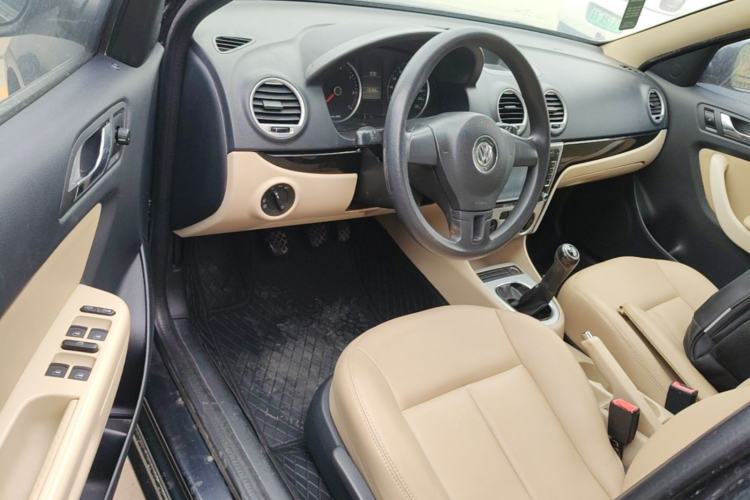 Used Volkswagen Lavida 2013 Classic 1.6L Manual Fashion Edition Driver Seat