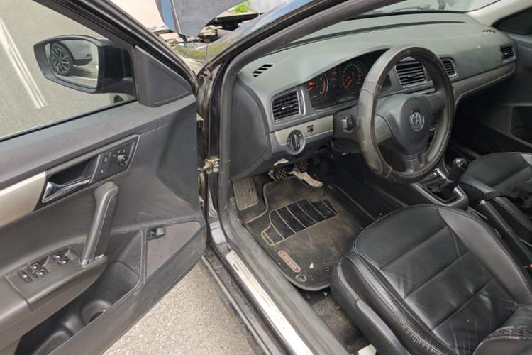 Used Volkswagen Lavida 2013 Restyled Classic 1.6L Manual Comfort Edition Driver Seat