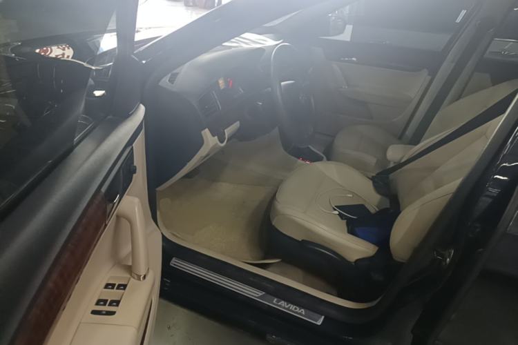Used Volkswagen Lavida 2013 Restyled Classic 1.6L Automatic Comfort Edition Driver Seat