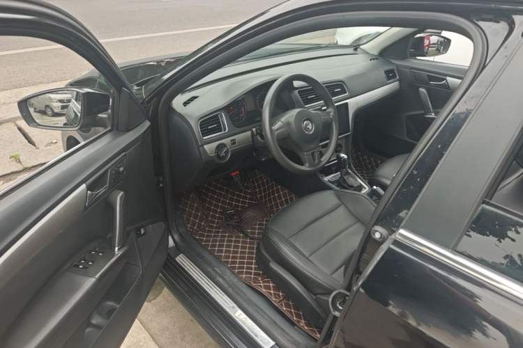 Used Volkswagen Lavida 2013 Restyled Classic 1.6L Automatic Comfort Edition Driver Seat
