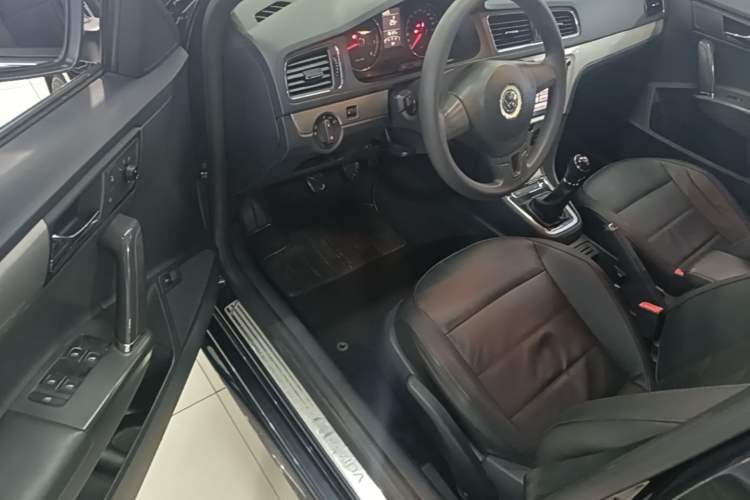 Used Volkswagen Lavida 2013 Restyled Classic 1.6L Manual Comfort Edition Driver Seat