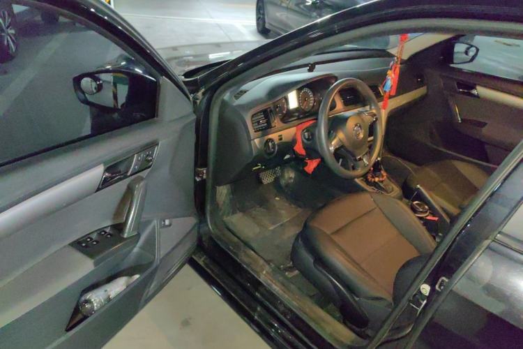 Used Volkswagen Lavida 2013 Revised Classic 1.6L Automatic Fashion Edition Driver Seat