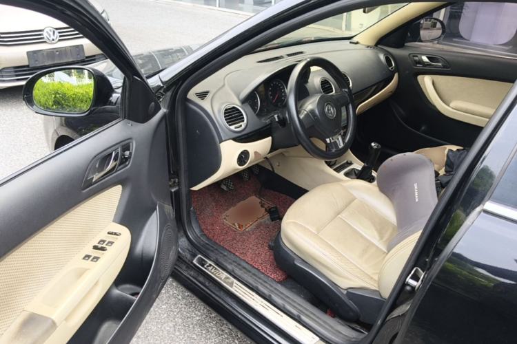 Used Volkswagen Lavida 2013 Classic 1.6L Manual Fashion Edition Driver Seat