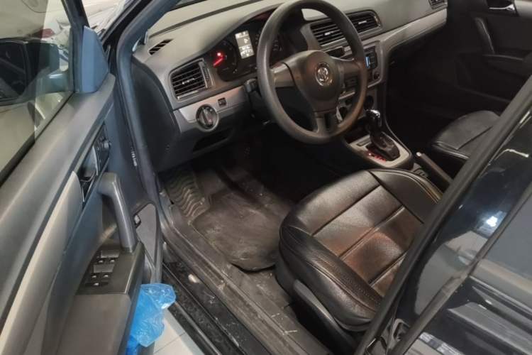Used Volkswagen Lavida 2013 Revised Classic 1.6L Automatic Fashion Edition Driver Seat