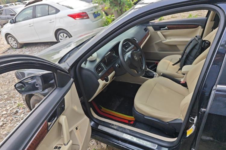 Used Volkswagen Lavida 2013 1.6L Automatic Fashion Edition Driver Seat