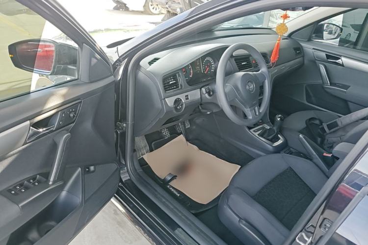 Used Volkswagen Lavida 2013 Revised Classic 1.6L Manual Fashion Edition Driver Seat