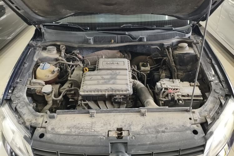 Used Volkswagen Lavida 2013 Revised Classic 1.6L Manual Fashion Edition Engine Bay