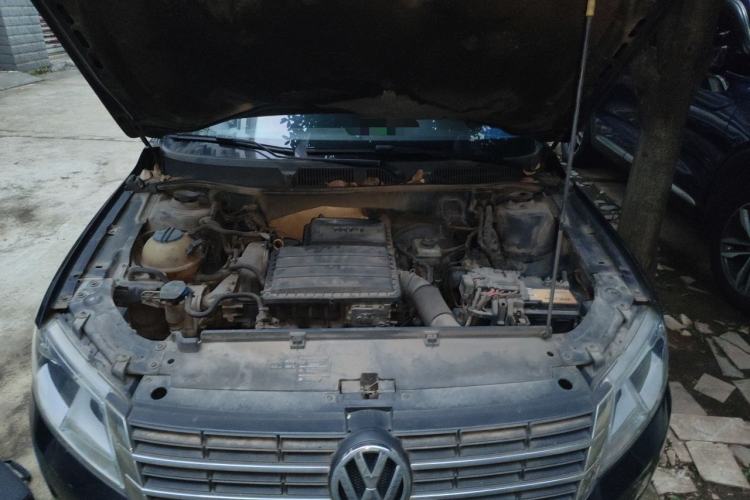 Used Volkswagen Lavida 2013 Revised Classic 1.6L Manual Fashion Edition Engine Bay