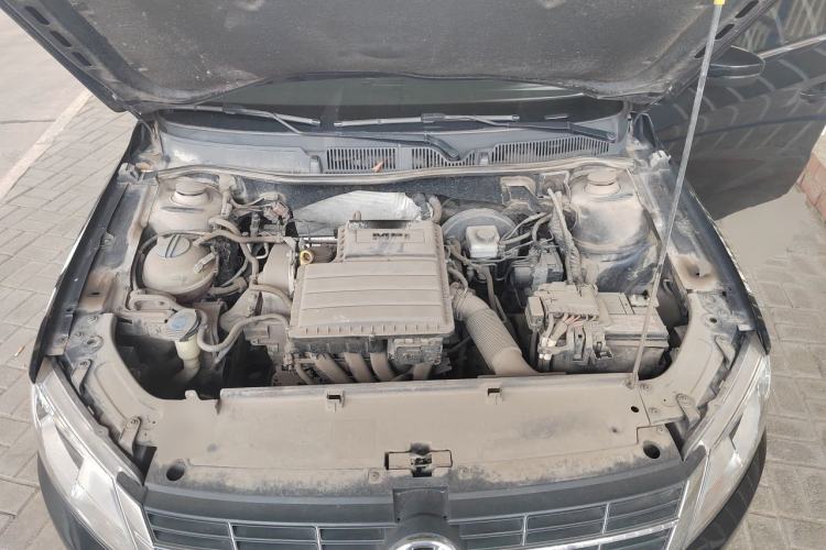 Used Volkswagen Lavida 2013 Restyled Classic 1.6L Manual Comfort Edition Engine Bay