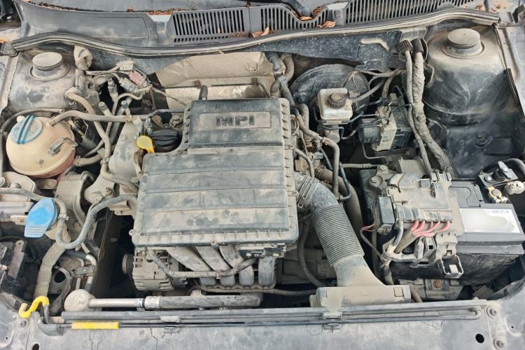 Used Volkswagen Lavida 2013 1.6L Manual Comfort Edition Engine Bay