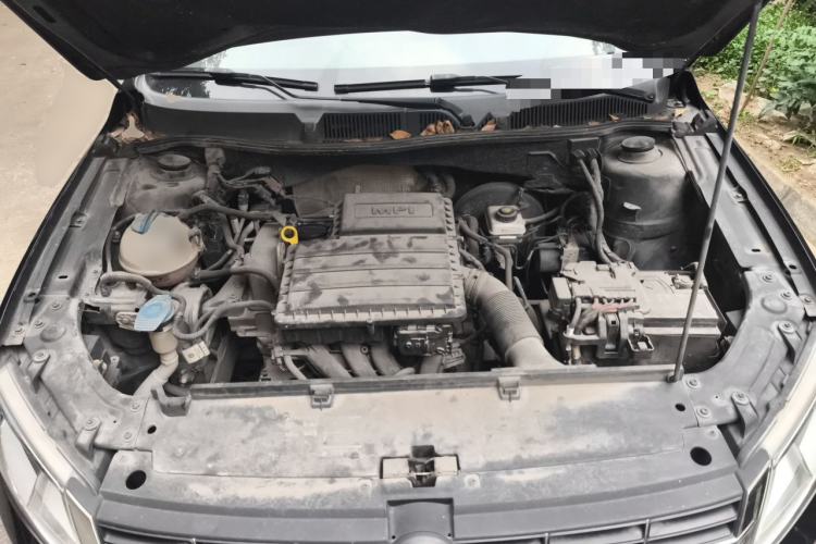 Used Volkswagen Lavida 2013 Restyled Classic 1.6L Manual Comfort Edition Engine Bay