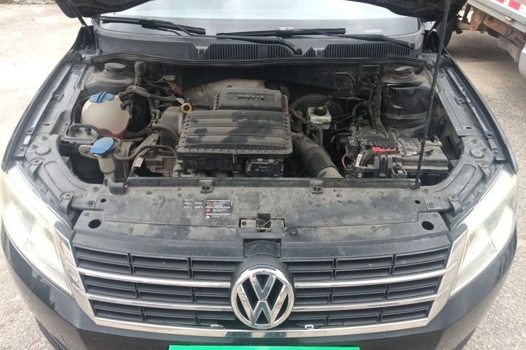 Used Volkswagen Lavida 2013 Revised Classic 1.6L Manual Fashion Edition Engine Bay