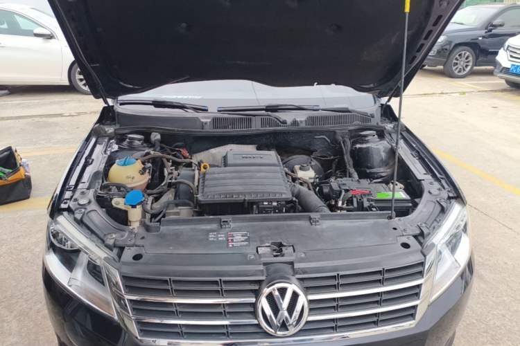 Used Volkswagen Lavida 2013 Revised Classic 1.6L Automatic Fashion Edition Engine Bay