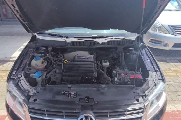 Used Volkswagen Lavida 2013 Restyled Classic 1.6L Manual Comfort Edition Engine Bay
