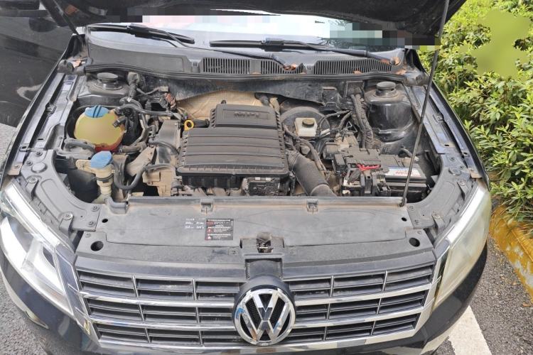 Used Volkswagen Lavida 2013 Classic 1.6L Automatic Fashion Edition Engine Bay