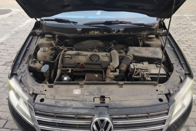 Used Volkswagen Lavida 2013 1.4 TSI DSG Luxury Navigation Edition Engine Bay