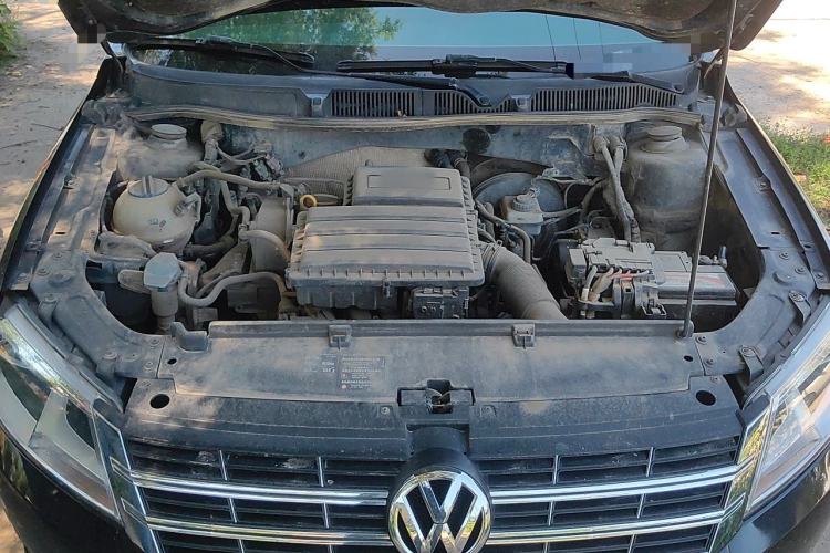 Used Volkswagen Lavida 2013 Restyled Classic 1.6L Manual Comfort Edition Engine Bay