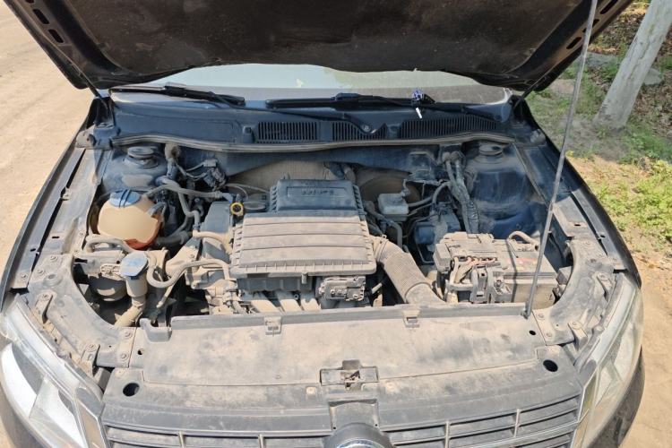 Used Volkswagen Lavida 2013 Restyled Classic 1.6L Manual Comfort Edition Engine Bay