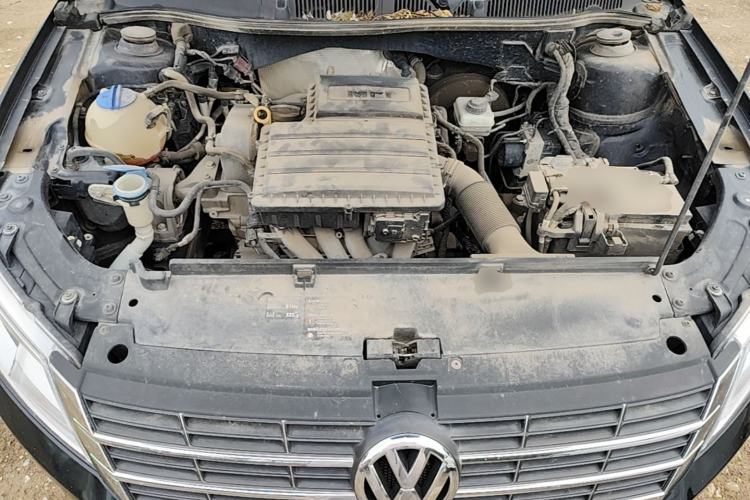 Used Volkswagen Lavida 2013 Restyled Classic 1.6L Manual Comfort Edition Engine Bay