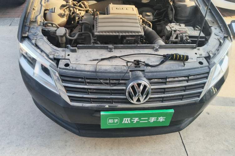 Used Volkswagen Lavida 2013 Revised Classic 1.6L Manual Fashion Edition Engine Bay