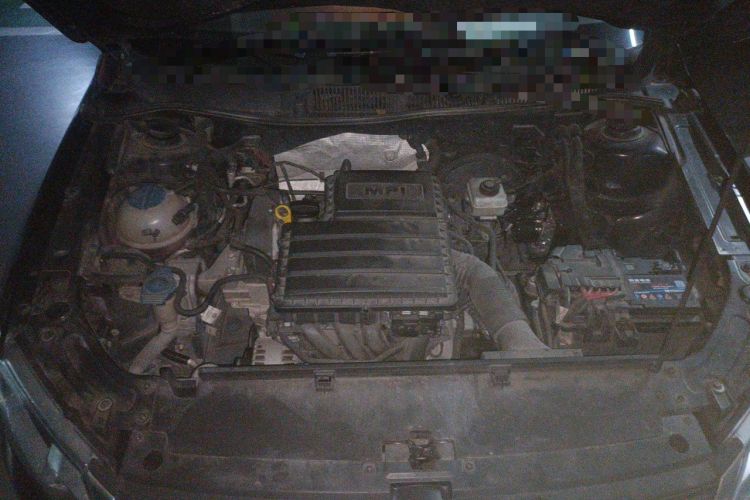 Used Volkswagen Lavida 2013 Restyled Classic 1.6L Manual Comfort Edition Engine Bay