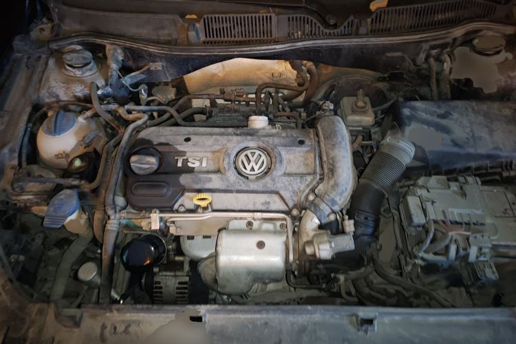 Used Volkswagen Lavida 2013 1.4TSI Manual Comfort Edition Engine Bay