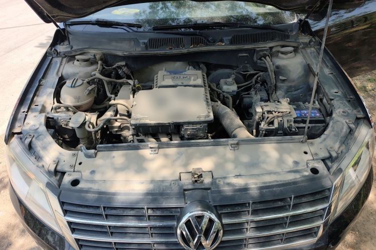 Used Volkswagen Lavida 2013 1.6L Manual Comfort Edition Engine Bay