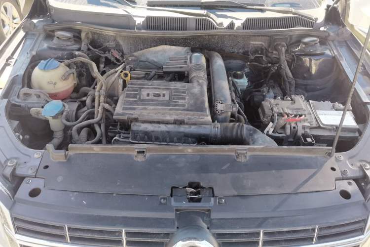 Used Volkswagen Lavida 2013 Revised Version 1.4 TSI Manual Luxury Edition Engine Bay