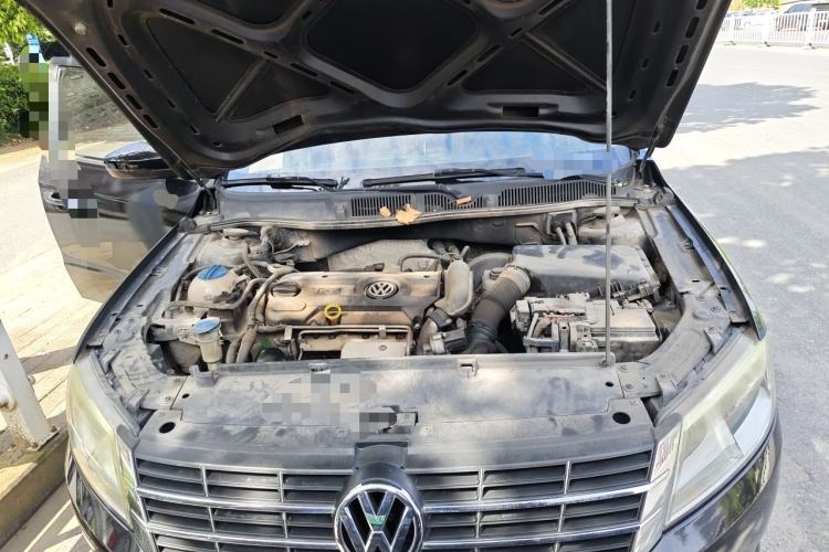 Used Volkswagen Lavida 2013 1.4TSI Manual Comfort Edition Engine Bay