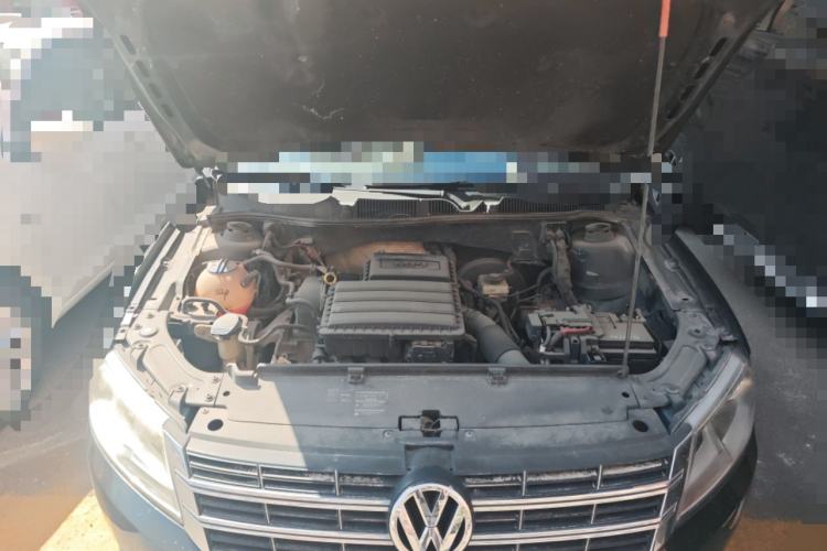 Used Volkswagen Lavida 2013 Revised Version 1.6L Automatic Luxury Edition Engine Bay